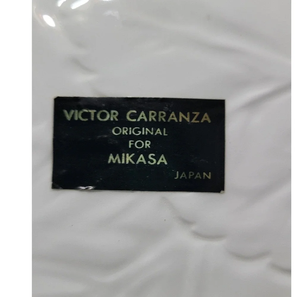 Mikasa Victor Carranza White Ceramic Leaf Trinket Jewelry tray Japan